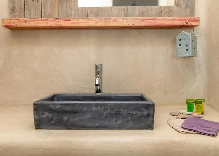 Mikri Βίλα Μικρή Βίγλα